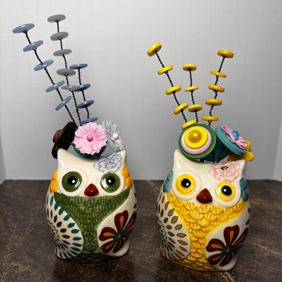 Pair Shaker Owl button bouquets. Made by American Atelier and sold at Pier 1. - Picture 2 of 6